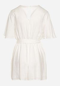 Born2be - Biały Bawełniany Kombinezon z Kopertowym Dekoltem i Materiałowym Paskiem w Talii Viklie. Kolor: biały. Materiał: bawełna, materiał. Długość rękawa: krótki rękaw. Długość: krótkie. Styl: elegancki #5