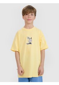 4f - 4F T-shirt oversize z nadrukiem chłopięcy - żółty 128 (7-8 lat). Okazja: na co dzień. Kolor: żółty. Materiał: dzianina, bawełna, jersey. Długość rękawa: krótki rękaw. Długość: krótkie. Wzór: nadruk. Sezon: lato. Styl: klasyczny, sportowy, casual