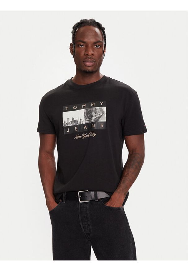 Tommy Jeans T-Shirt DM0DM22464 Czarny Regular Fit. Kolor: czarny. Materiał: bawełna