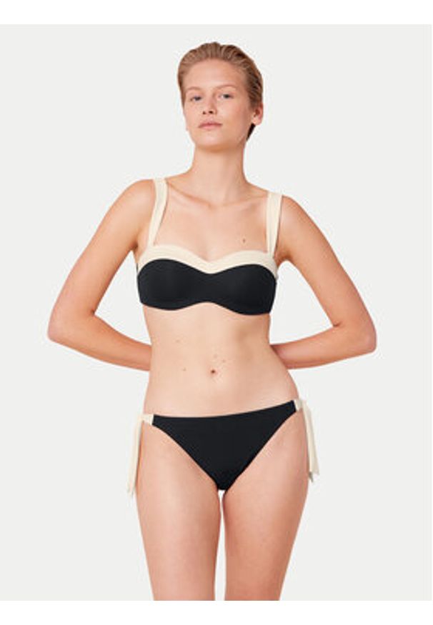 Triumph Góra od bikini Summer Glow 10218129 Czarny. Kolor: czarny. Materiał: syntetyk