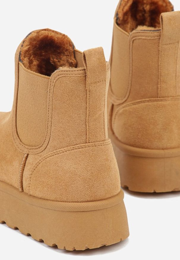 Renee - Brązowe Śniegowce na Platformie Typu Sztyblety Ahelina. Okazja: na co dzień. Kolor: brązowy. Materiał: jeans. Obcas: na platformie. Styl: casual