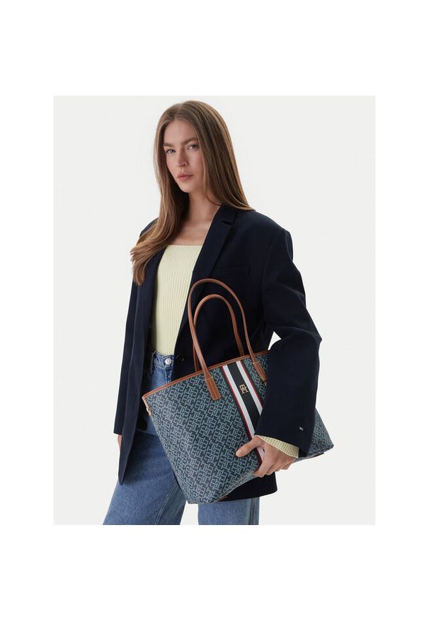 TOMMY HILFIGER - Torebka Tommy Hilfiger. Kolor: niebieski