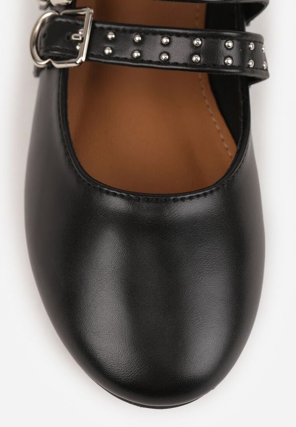 Renee - Czarne Balerinki Vices w Rockowym Stylu z Paskami i Sprzączkami Kikirae. Okazja: na co dzień. Zapięcie: pasek. Kolor: czarny. Materiał: skóra, jeans. Wzór: aplikacja. Styl: rockowy