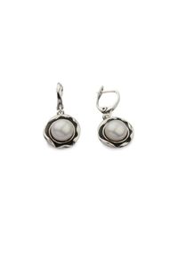 Polcarat Design - Kolczyki srebrne z perłami K 1852 Perła. Materiał: srebrne. Kolor: srebrny. Wzór: aplikacja. Kamień szlachetny: perła #1