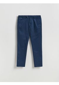 Reserved - Spodnie chino slim - granatowy. Kolor: niebieski. Materiał: tkanina, bawełna