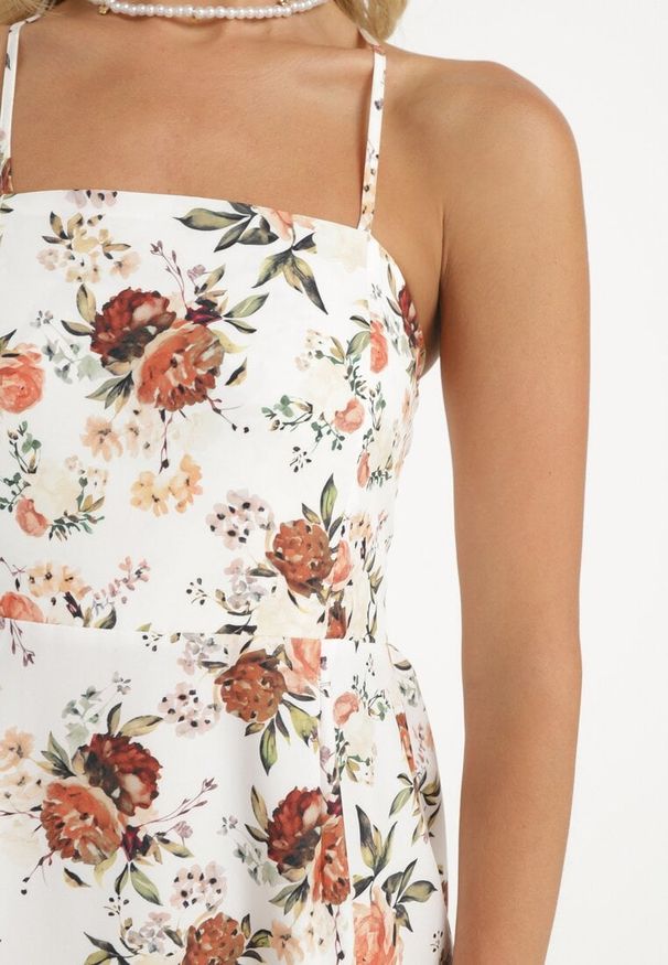 Born2be - Beżowa Sukienka z Wiskozą o Rozkloszowanym Kroju w Kwiaty Nalorene. Okazja: na co dzień. Typ kołnierza: dekolt kwadratowy. Kolor: beżowy. Materiał: wiskoza. Długość rękawa: na ramiączkach. Wzór: kwiaty. Typ sukienki: rozkloszowane. Styl: elegancki, casual