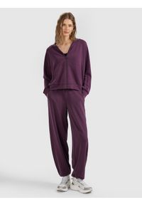 4f - 4F Spodnie dresowe z szerokimi nogawkami z modalem damskie - fioletowe XS. Stan: podwyższony. Kolor: fioletowy. Materiał: dresówka. Wzór: gładki #1