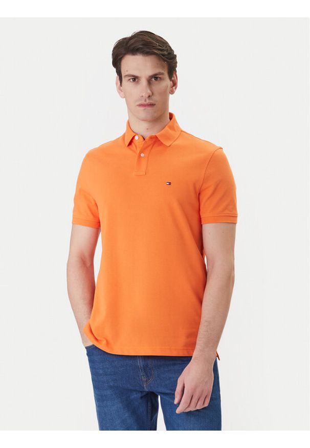 TOMMY HILFIGER - Tommy Hilfiger Polo 1985 MW0MW17770 Pomarańczowy Regular Fit. Typ kołnierza: polo. Kolor: pomarańczowy. Materiał: bawełna