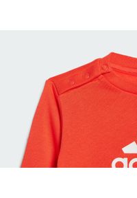 Adidas - Badge of Sport Jogger Set. Okazja: na co dzień. Kolor: czerwony, wielokolorowy, biały. Materiał: polar, dresówka. Styl: sportowy