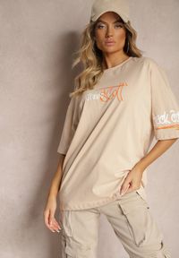 Renee - Beżowa Koszulka T-shirt Oversize z Nadrukiem z Elastycznej Bawełny Taralise. Kolor: beżowy. Materiał: bawełna. Wzór: nadruk. Sezon: lato #5