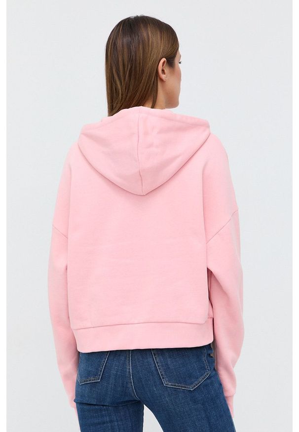 Guess - Bluza. Okazja: na co dzień. Kolor: różowy. Materiał: dzianina. Długość rękawa: długi rękaw. Długość: długie. Wzór: aplikacja. Styl: casual