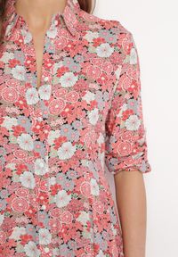 Born2be - Różowo-Czerwona Sukienka Koszulowa Fabillus. Okazja: na spacer. Kolor: różowy. Wzór: kwiaty. Typ sukienki: koszulowe. Materiał: tkanina. Długość rękawa: długi rękaw. Sezon: wiosna, lato. Styl: boho, klasyczny. Długość: maxi #6