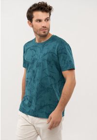 Volcano - T-shirt z wakacyjnym motywem, Comfort Fit, T-EXOTIC. Okazja: na co dzień. Kolor: turkusowy. Materiał: materiał. Długość rękawa: krótki rękaw. Długość: krótkie. Wzór: nadruk. Styl: wakacyjny