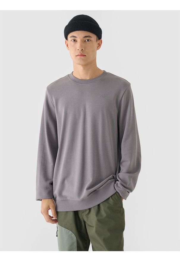 4f - 4F Bluza dresowa nierozpinana bez kaptura męska - szara XL. Okazja: na co dzień. Typ kołnierza: bez kaptura. Kolor: szary. Materiał: dresówka. Wzór: gładki, ze splotem. Styl: klasyczny, sportowy, casual