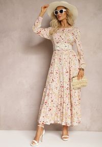 Renee - Jasnobeżowa Sukienka Diomima. Typ kołnierza: kołnierz z falbankami. Kolor: beżowy. Długość rękawa: długi rękaw. Wzór: kwiaty, kolorowy. Styl: klasyczny. Długość: maxi #5