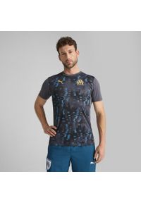 Puma - Męska koszulka przedmeczowa Olympique de Marseille PUMA. Kolor: szary, wielokolorowy, beżowy. Sport: piłka nożna