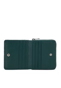 Wittchen - Damski portfel skórzany pikowany z nitami mały zielony. Kolor: zielony. Materiał: skóra. Wzór: aplikacja