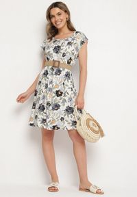 Born2be - Ciemnoszara Kwiatowa Sukienka z Bawełną o Rozkloszowanym Kroju Mavelione. Okazja: na co dzień. Kolor: szary. Materiał: bawełna. Wzór: kwiaty. Typ sukienki: rozkloszowane. Styl: klasyczny, casual #6