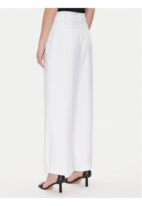 DKNY Spodnie materiałowe P41KTR48 Biały Loose Fit. Kolor: biały. Materiał: syntetyk