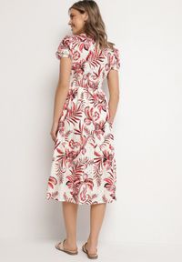 Born2be - Czerwona Rozkloszowana Sukienka z Dekoltem w Serek Zdobiona Roślinnym Wzorem Evilirae. Okazja: na co dzień, na spotkanie biznesowe, do pracy. Typ kołnierza: dekolt w serek. Kolor: czerwony. Wzór: aplikacja. Styl: casual, biznesowy #7