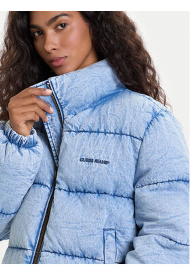 Guess Jeans Kurtka zimowa W5BL85 D6181 Niebieski Regular Fit. Kolor: niebieski. Materiał: bawełna. Sezon: zima