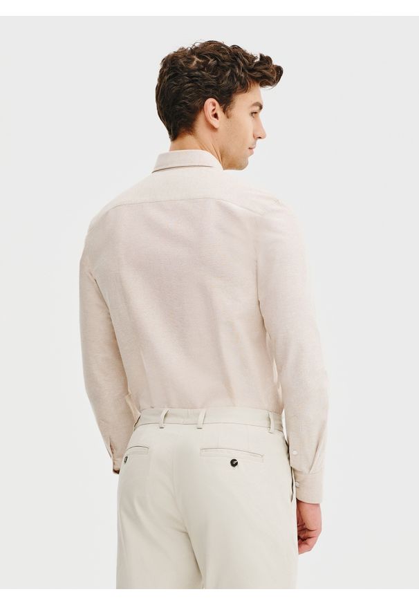 Pako Lorente - PAKO LORENTE – Beżowa bawełniana koszula męska. Kolor: beżowy. Materiał: bawełna. Długość rękawa: długi rękaw. Długość: długie. Wzór: gładki