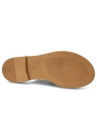 Złote Sandały Armodo Wygodne Obuwie Damskie. Okazja: na co dzień. Zapięcie: pasek. Kolor: złoty. Materiał: skóra, materiał, jeans. Wzór: paski. Sezon: lato. Styl: casual, elegancki #9