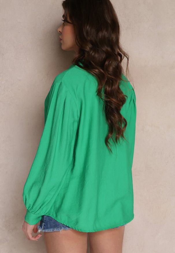 Renee - Zielona Koszula Zapinana z Plisowanym Rękawem Marela. Kolor: zielony