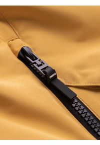 Ombre Clothing - Długa ocieplana męska kurtka z odblaskowymi elementami – żółta V2 - Rozmiar: XXL. Typ kołnierza: kołnierzyk stójkowy, kaptur. Kolor: żółty. Materiał: guma, syntetyk, poliester, materiał. Długość: długie. Wzór: aplikacja, nadruk #6