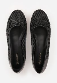 Renee - Czarne Balerinki z Siateczkową Cholewką z Plecionką Zdobione Kokardką Harelaya. Okazja: na spacer. Kolor: czarny. Materiał: jeans. Szerokość cholewki: normalna. Wzór: aplikacja. Sezon: lato. Obcas: na płaskiej podeszwie. Styl: boho, elegancki #6