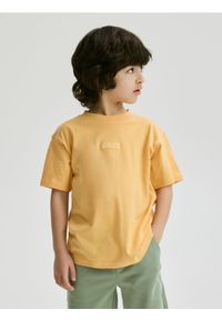 Reserved - Bawełniany t-shirt - jasnopomarańczowy. Kolor: pomarańczowy. Materiał: bawełna