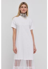 TwinSet - Twinset sukienka kolor biały maxi prosta. Okazja: na co dzień. Kolor: biały. Materiał: dzianina. Długość rękawa: krótki rękaw. Wzór: aplikacja. Typ sukienki: proste. Styl: casual. Długość: maxi #4