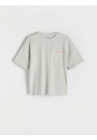 Reserved - Bawełniany t-shirt oversize - jasnoszary. Kolor: szary. Materiał: bawełna