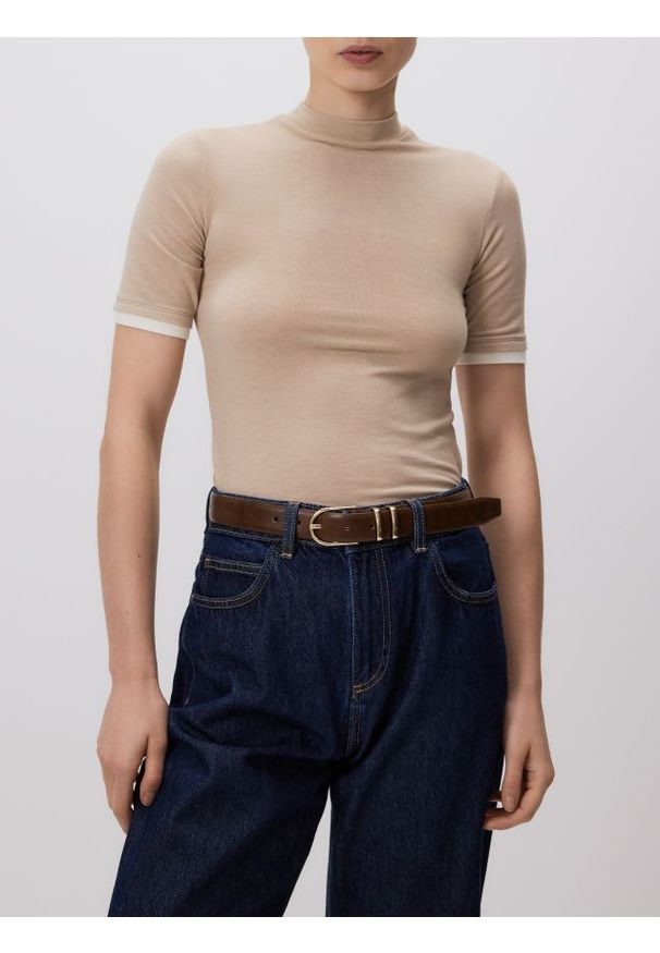 Reserved - T-shirt z wiskozą - beżowy. Kolor: beżowy. Materiał: wiskoza