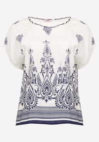 Born2be - Granatowa Wiskozowa Bluzka z Etnicznym Wzorem Melloshell. Okazja: na co dzień. Kolor: niebieski. Materiał: wiskoza. Styl: casual, elegancki #1