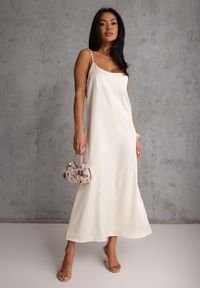 Renee - Jasnobeżowa Bawełniano-Wiskozowa Sukienka Slip Dress z Ozdobną Narzutką Sagossia. Okazja: na co dzień. Kolor: beżowy. Materiał: wiskoza, bawełna. Długość rękawa: na ramiączkach. Wzór: aplikacja. Styl: casual #5