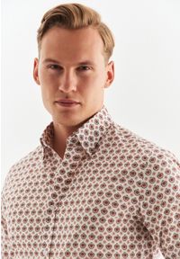 Pako Lorente - PAKO LORENTE – Koszula męska P22WF-1X-035-B-S. Okazja: na co dzień. Typ kołnierza: button down. Materiał: tkanina, elastan, bawełna, jeans. Długość rękawa: długi rękaw. Długość: długie. Wzór: gładki. Sezon: wiosna, lato. Styl: casual #7