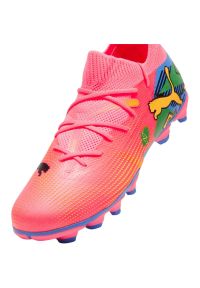Buty piłkarskie Puma Future 7 Match Njr FG/AG Jr 107841 01 różowe. Kolor: różowy. Materiał: dzianina, syntetyk. Szerokość cholewki: normalna. Sport: piłka nożna #3