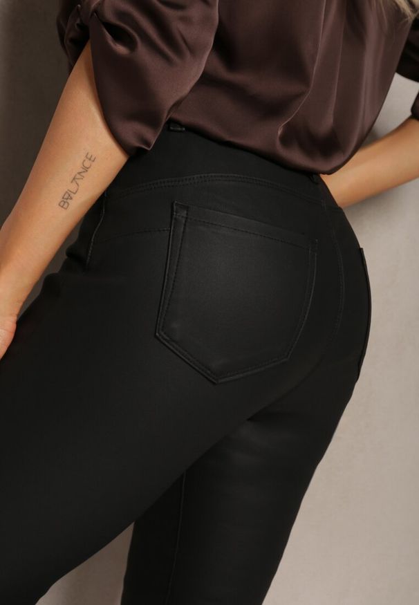 Renee - Czarne Spodnie z Ekoskóry o Fasonie Skinny Sonowa. Stan: podwyższony. Kolor: czarny