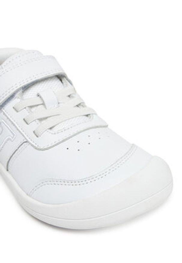 Joma Sneakersy Vela Jr 2502 JVELAS2502V Biały. Kolor: biały. Materiał: skóra