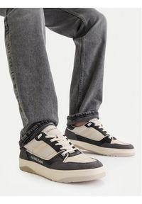 Guess Jeans Sneakersy EO-TEKSAS-01 126AM Granatowy. Kolor: niebieski. Materiał: skóra #1