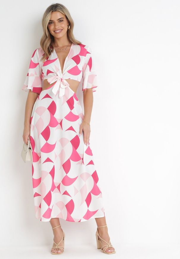 Born2be - Różowa Rozkloszowana Sukienka Maxi z Kopertowym Dekoltem z Ozdobnym Wiązaniem Hanie. Okazja: na co dzień. Kolor: różowy. Typ sukienki: kopertowe. Styl: casual. Długość: maxi