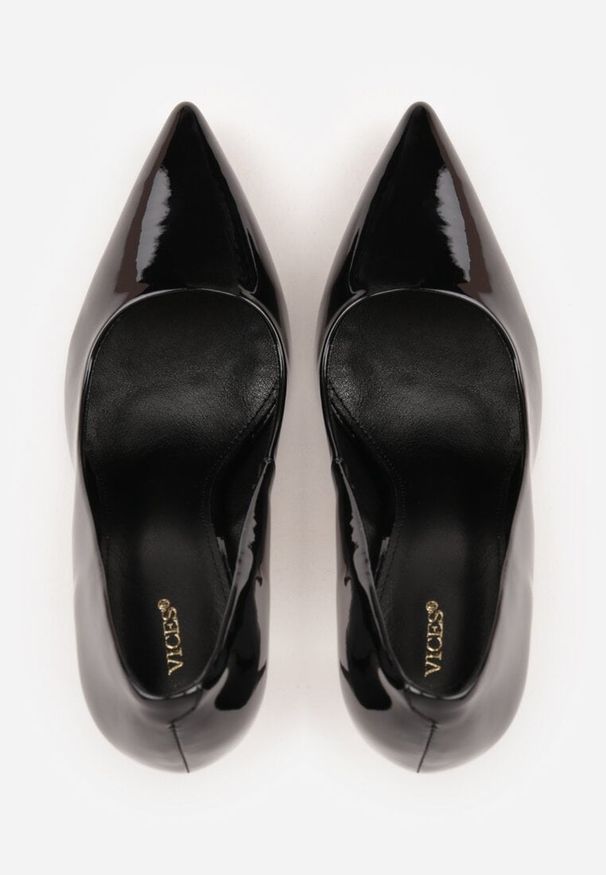 Renee - Czarne Lakierowane Szpilki VICES na Ozdobnym Obcasie Zafriah. Okazja: na co dzień. Nosek buta: szpiczasty. Kolor: czarny. Materiał: lakier. Obcas: na obcasie. Styl: elegancki, casual, wizytowy. Wysokość obcasa: średni