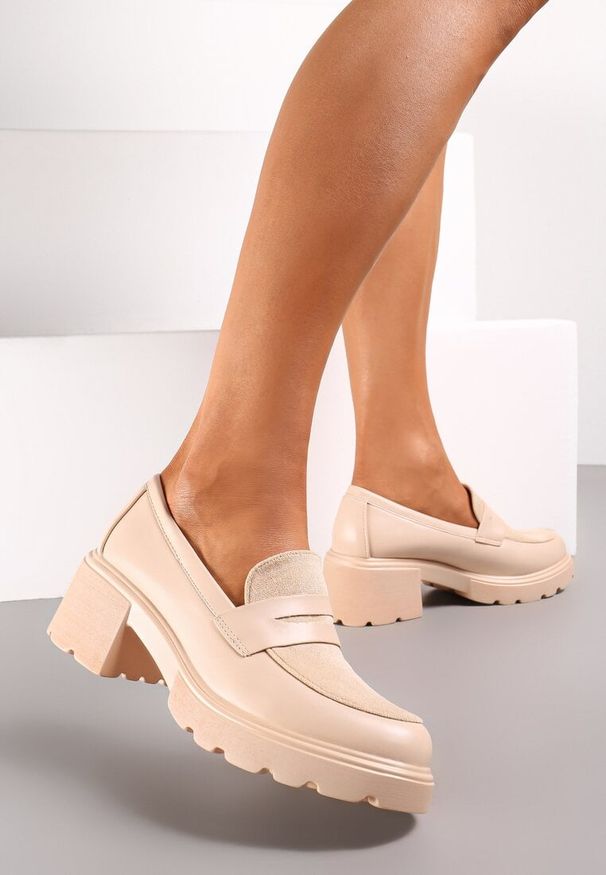 Renee - Beżowe Mokasyny na Niewysokim Obcasie i Platformie Clorine. Kolor: beżowy. Obcas: na obcasie. Wysokość obcasa: niski