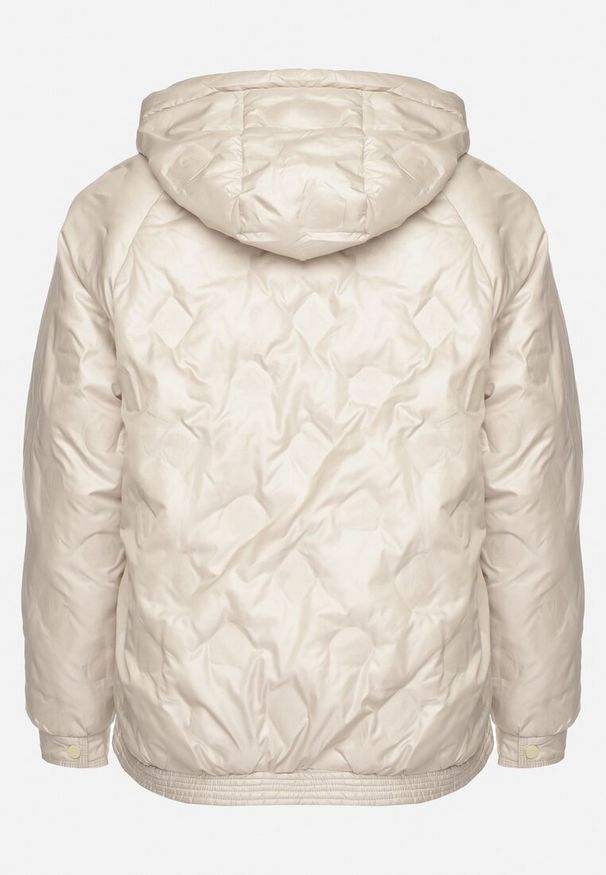 Born2be - Beżowa Kurtka Pikowana z Kapturem i Kieszeniami o Pudełkowym Kroju Eravinna. Okazja: na spacer. Typ kołnierza: kaptur. Kolekcja: plus size. Kolor: beżowy. Długość rękawa: długi rękaw. Długość: długie. Wzór: aplikacja