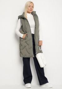 Born2be - Zielona Pikowana Kamizelka z Kapturem i Kieszeniami Esarivie. Okazja: na spacer. Typ kołnierza: kaptur. Kolekcja: plus size. Kolor: zielony. Materiał: jeans #5