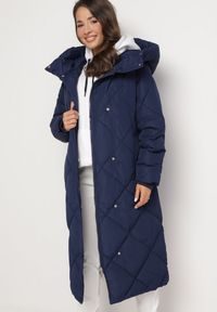 Born2be - Granatowa Kurtka Płaszcz z Geometrycznym Pikowaniem Johnatta. Kolor: niebieski. Wzór: geometria #1