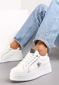 Renee - Biało-Srebrne Sneakersy na Grubej Podeszwie z Brokatowym Zdobieniem Pirola. Kolor: biały. Wzór: aplikacja #1