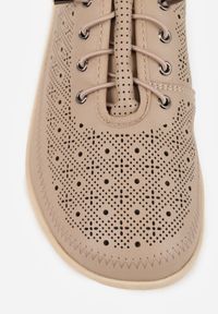 Born2be - Beżowe Skórzane Tenisówki z Ażurową Cholewką Nesseli. Okazja: na co dzień, do pracy, na spacer. Kolor: beżowy. Materiał: skóra. Szerokość cholewki: normalna. Wzór: ażurowy. Styl: boho, casual #5