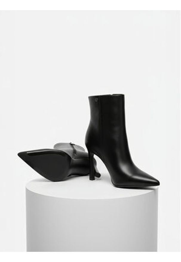 Eva Minge Botki EO-ZAIN-1 Czarny. Kolor: czarny. Materiał: skóra